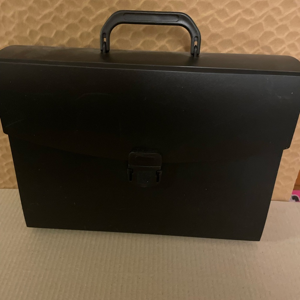 25 Pockets Letter Size/A4 Accordion File Organizer with Handle, and blank tabs. - Picture 7 of 8